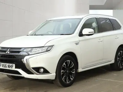 Used Mitsubishi Outlander P-HEV 2017 White SUV