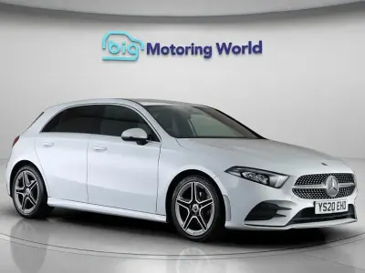 Begagnad Mercedes A180 AMG line 136 HK (100 kW) 2020 Vit Halvkombi