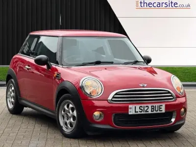 Begagnad Mini ONE Hatch 2012 Röd Halvkombi