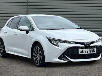 Used Toyota Corolla Design 122 HP (89 kW) 2022 White Hatchback
