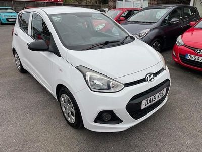 Used Hyundai i10 67 HP (49 kW) 2015 White Hatchback
