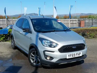 Begagnad Ford Ka Plus Active 85 HK (62 kW) 2019 Silver Halvkombi
