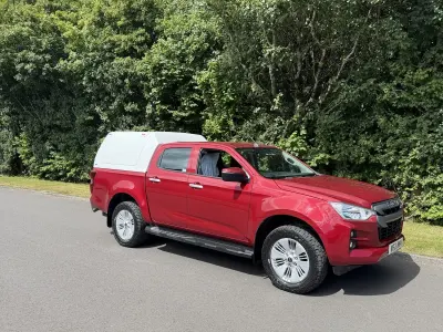 Used Isuzu D-Max 163 HP (119 kW) 2021 Red Pickup
