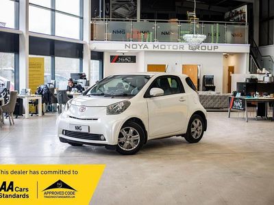 Used Toyota iQ 68 HP (50 kW) 2009 White Hatchback
