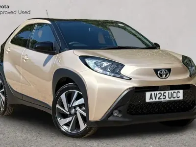 Used Toyota Aygo X 72 HP (52 kW) 2025 Ginger beige bitone SUV