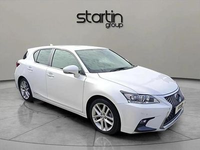 Used Lexus CT200h 134 HP (98 kW) 2020 White Hatchback