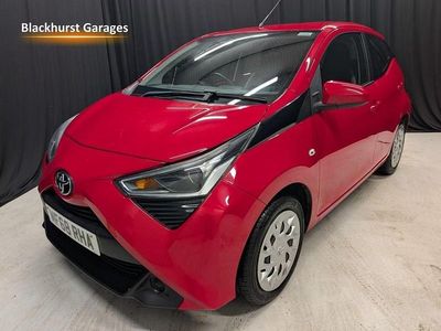 Used Toyota Aygo X-play 71 HP (52 kW) 2018 Red Hatchback