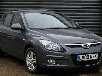 Used Hyundai i30 Comfort 109 HP (80 kW) 2009 Grey Hatchback