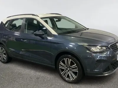 Begagnad Seat Arona SE Technology 95 HK (69 kW) 2022 Grå SUV