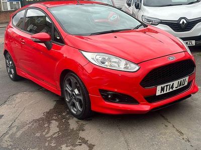 Red Used 2014 Ford Fiesta Zetec Hatchback | £2,300 (Good price)