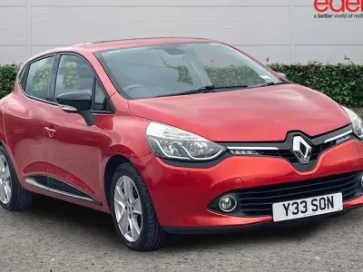 Used Renault Clio Dynamique 90 HP (66 kW) 2015 Red Hatchback