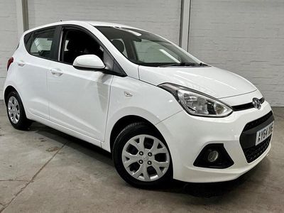 White Used 2014 Hyundai i10 SE Hatchback | £5,995 (A bit pricey)
