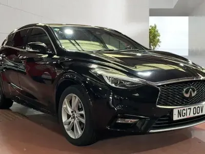 Used Infiniti Q30 Premium 109 HP (80 kW) 2017 Black Hatchback