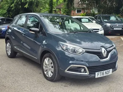 Used Renault Captur Expression+ 90 HP (66 kW) 2016 Blue SUV