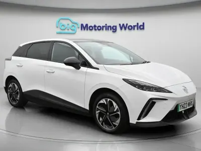 Used MG MG4 EV Trophy 319 kW (435 HP) 2023 White Hatchback