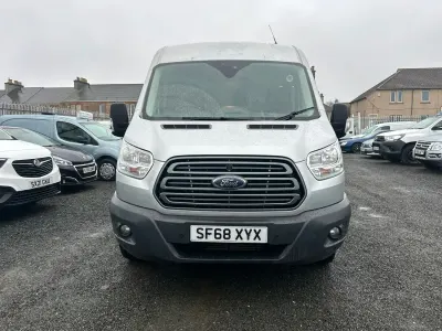 Usado Ford Transit 130 HP (95 kW) 2018 Prateado Van