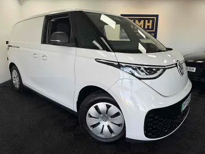 Begagnad VW ID. Buzz Pro 150 kW (204 HK) 2023 Vit Minibuss