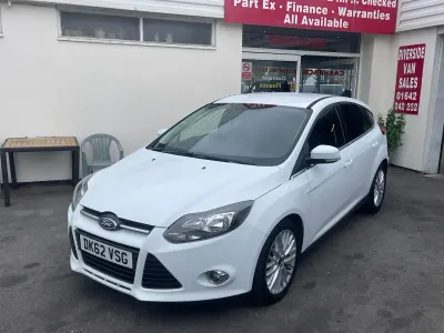 Used Ford Focus Zetec 115 HP (84 kW) 2012 White Hatchback