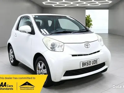 Used Toyota iQ 68 HP (50 kW) 2010 White Hatchback