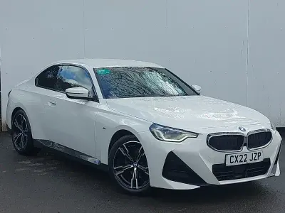 Begagnad BMW 220 M Sport 184 HK (135 kW) 2022 Vit Sportkupé