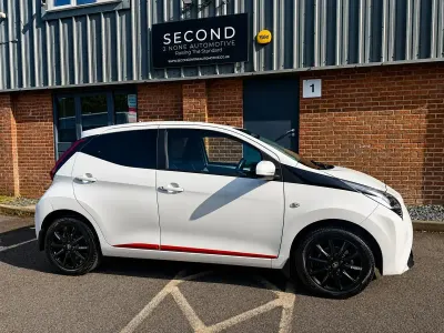 Usado Toyota Aygo x-press 2018 Branco Citadino