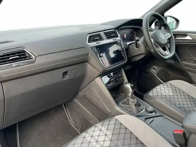 Usado VW Tiguan Allspace R-line 200 HP (147 kW) 2023 Preto SUV