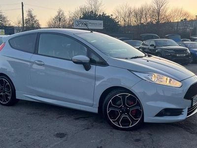 Used Ford Fiesta ST200 200 HP (147 kW) 2016 Grey Hatchback