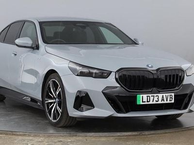 Begagnad BMW i5 M Sport 246 kW (335 HK) 2023 Grå Sedan