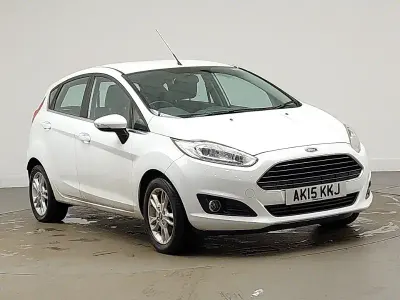 Usado Ford Fiesta Zetec 82 CV (60 kW) 2015 Blanco Utilitario