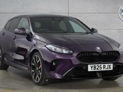 Używany BMW 120 M Sport 170 KM (125 kW) 2025 Purpurowy Hatchback