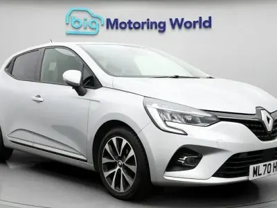 Used Renault Clio Iconic 101 HP (74 kW) 2020 Silver Hatchback
