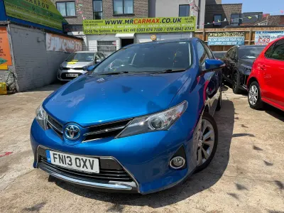 Used Toyota Auris Hybrid