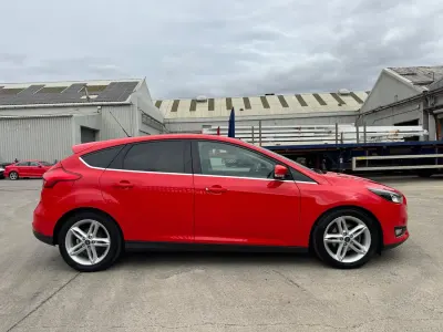 Used Ford Focus Titanium 125 HP (91 kW) 2015 Red Hatchback