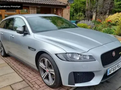 Usado Jaguar XF Sportbrake S 300 HP (220 kW) 2019 Prateado Carrinha