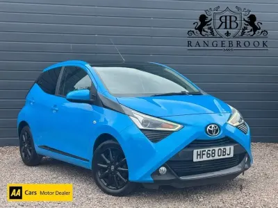 Gebraucht Toyota Aygo x-press 69 PS (50 kW) 2018 Blau Kleinwagen