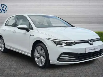 Used VW Golf VIII Style 130 HP (95 kW) 2023 White Hatchback
