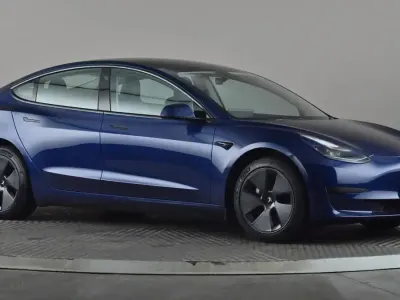 Używany Tesla Model 3 RWD 180 kW (245 KM) 2022 Niebieski Sedan/Limuzyna