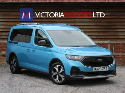 Begagnad Ford Tourneo Connect Active 122 HK (89 kW) 2023 Blå Minibuss