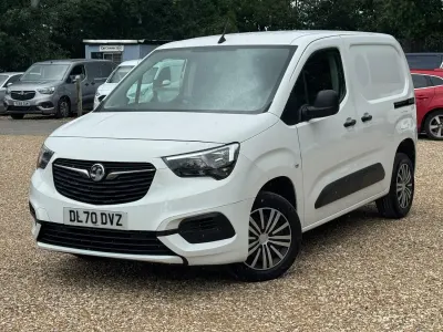 Used Vauxhall Combo Sportive 100 HP (73 kW) 2020 White MPV