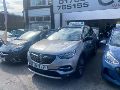 Used Vauxhall Grandland X Sport 130 HP (95 kW) 2018 Grey SUV