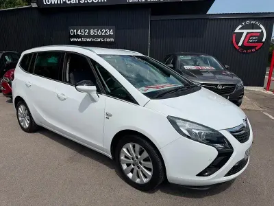 Used Vauxhall Zafira 140 HP (102 kW) 2014 White MPV