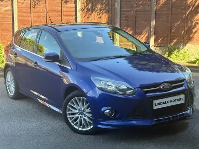 Used Ford Focus Zetec 125 HP (91 kW) 2014 Blue Hatchback