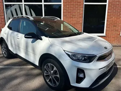Usado Kia Stonic 118 CV (86 kW) 2019 Blanco SUV