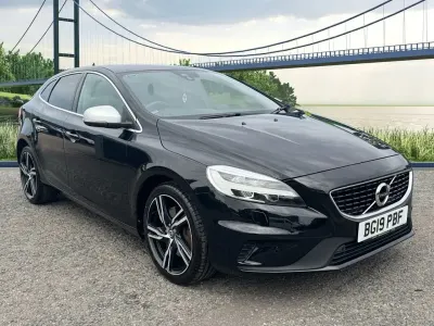 Usado Volvo V40 R-Design 152 HP (111 kW) 2019 Preto Citadino