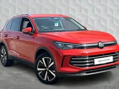 Używany VW Tiguan Elegance 204 KM (150 kW) 2025 Czerwony SUV