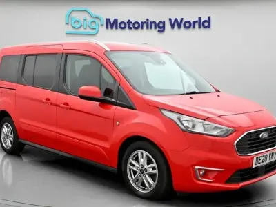 Usado Ford Tourneo Titanium 120 HP (88 kW) 2021 Carrinha