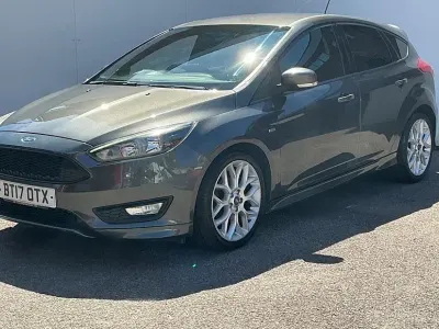 Used Ford Focus ST-Line 120 HP (88 kW) 2017 Grey Hatchback