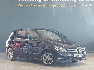 Begagnad Mercedes B180 Exclusive 122 HK (89 kW) 2018 Blå Minibuss