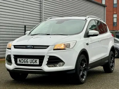 Second-hand Ford Kuga Titanium 2016 Alb SUV