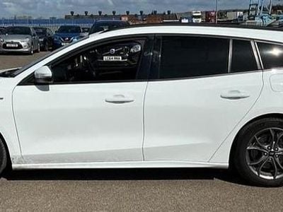 Used Ford Focus ST-Line 120 HP (88 kW) 2020 Frozen white Estate